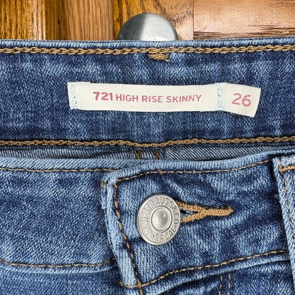 Levi’s 721 High Rise Skinny Jean - Picture 3 of 3